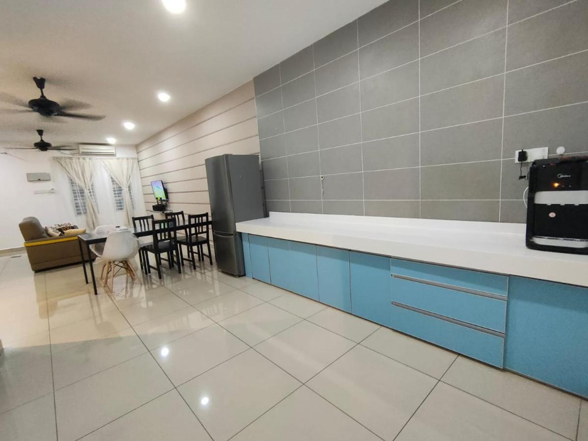 Setia Home Sitiawan Ktv 12+4 Pax מראה חיצוני תמונה
